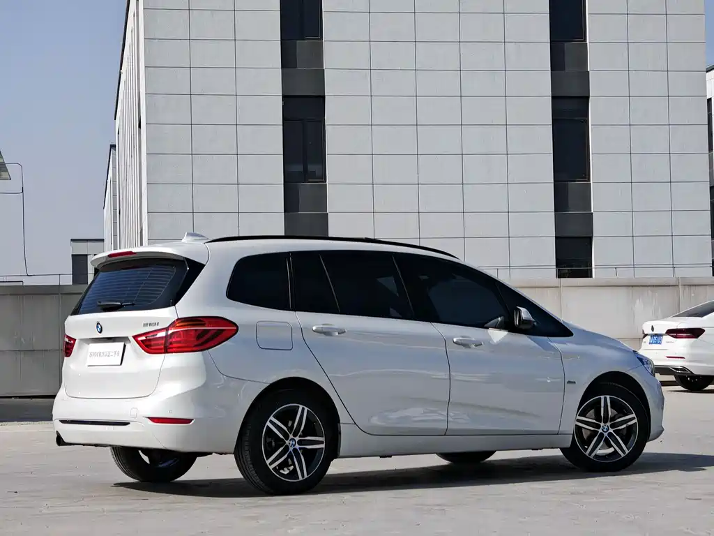 BMW 2 SERIES MULTIFUNCTIONAL STATION WAGON