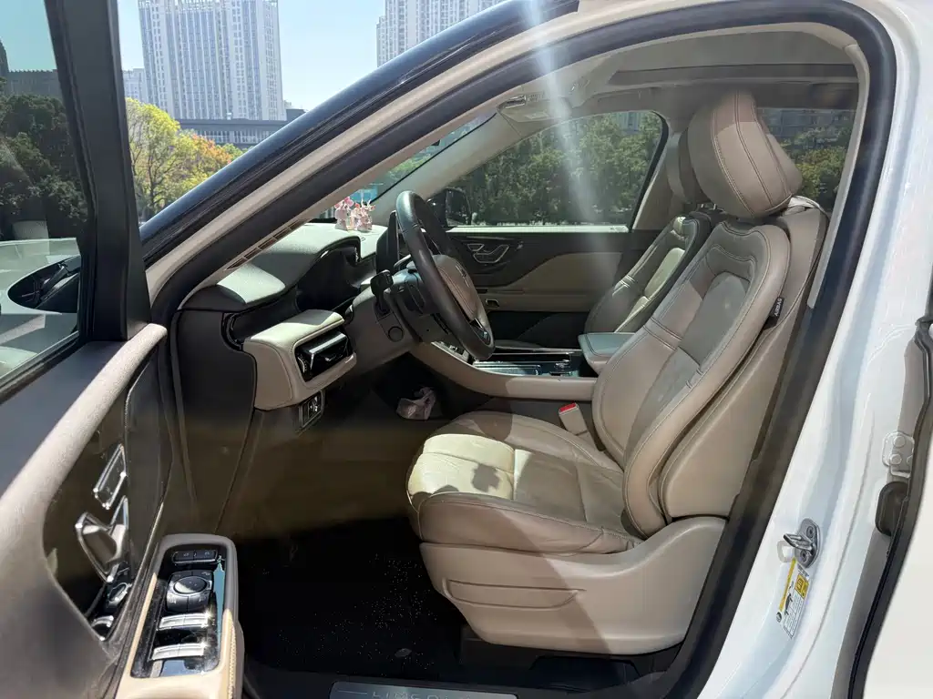 Lincoln Aviator (Import) — миниатюра 7