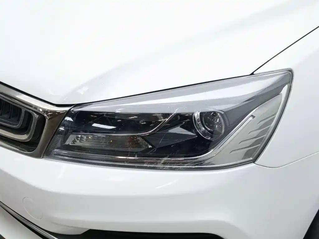 Geely Emgrand — миниатюра 7
