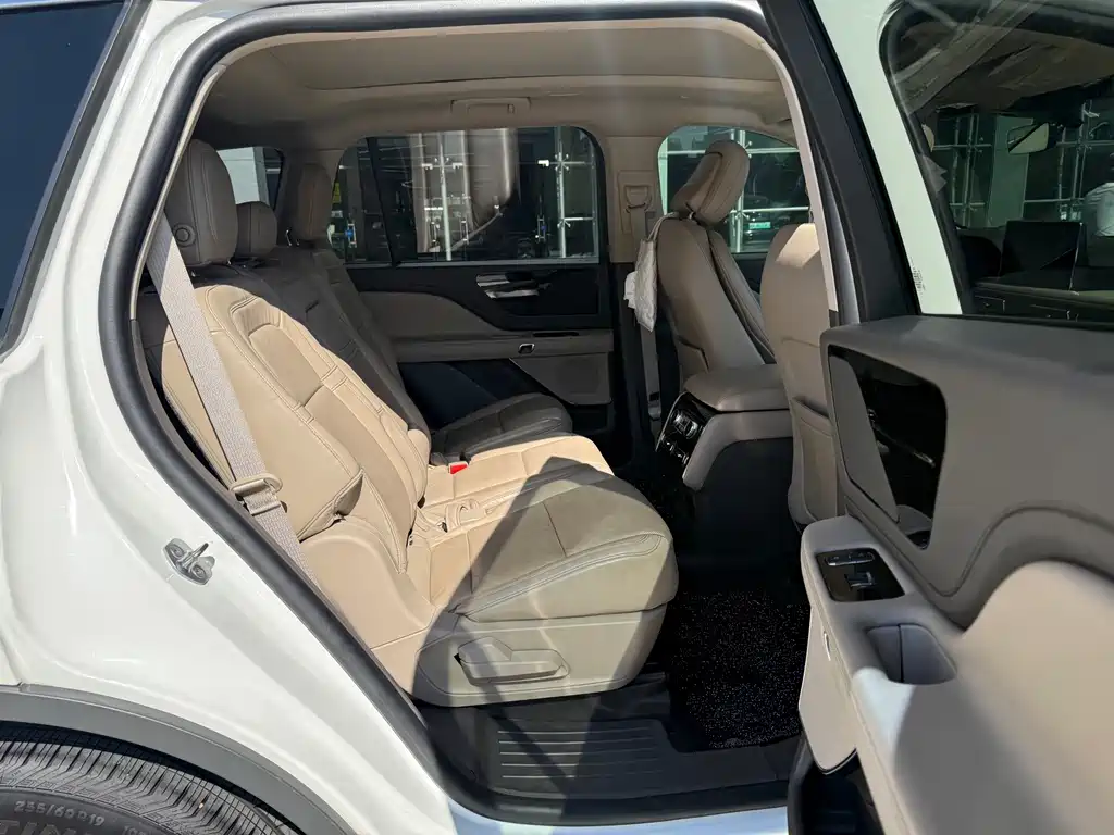 Lincoln Aviator (Import) — миниатюра 14