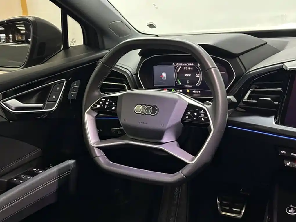 Audi Q4 e-tron — миниатюра 16