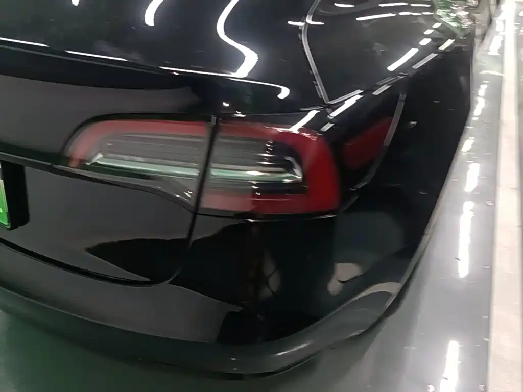 Tesla Model 3 — миниатюра 8