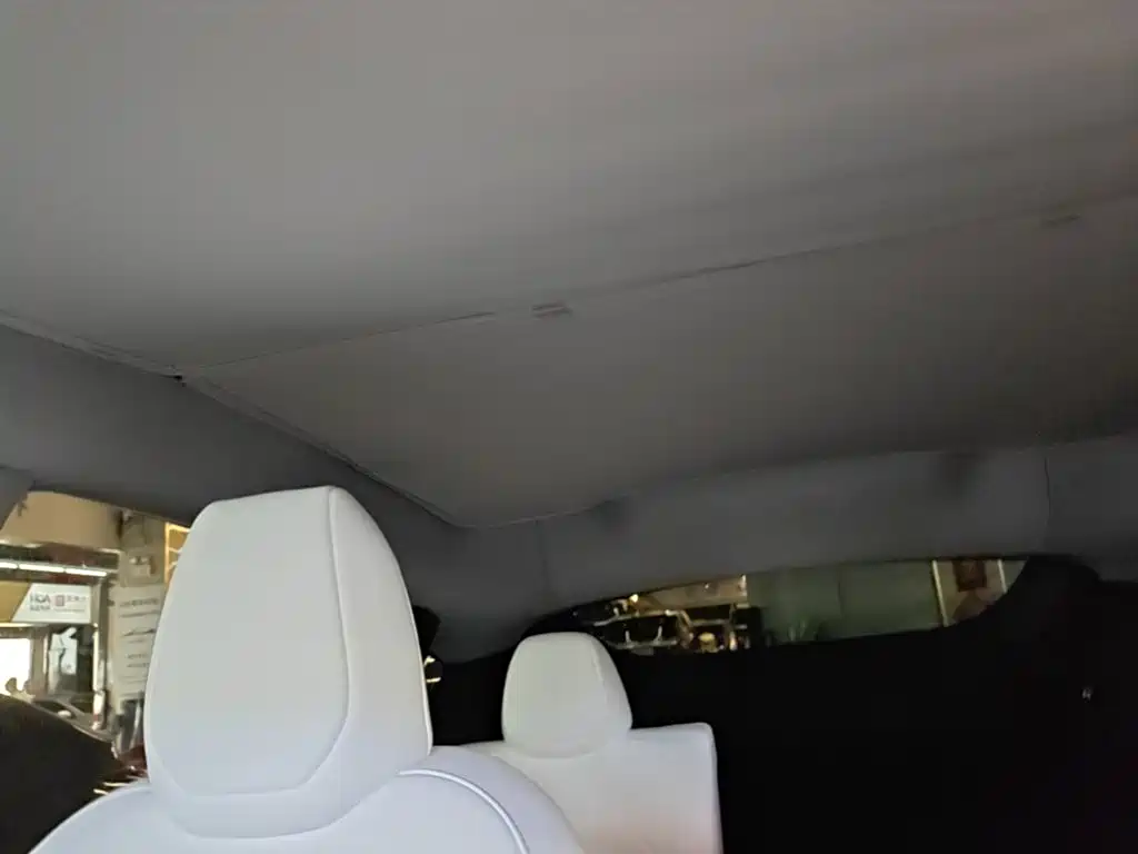 Tesla Model Y — миниатюра 18
