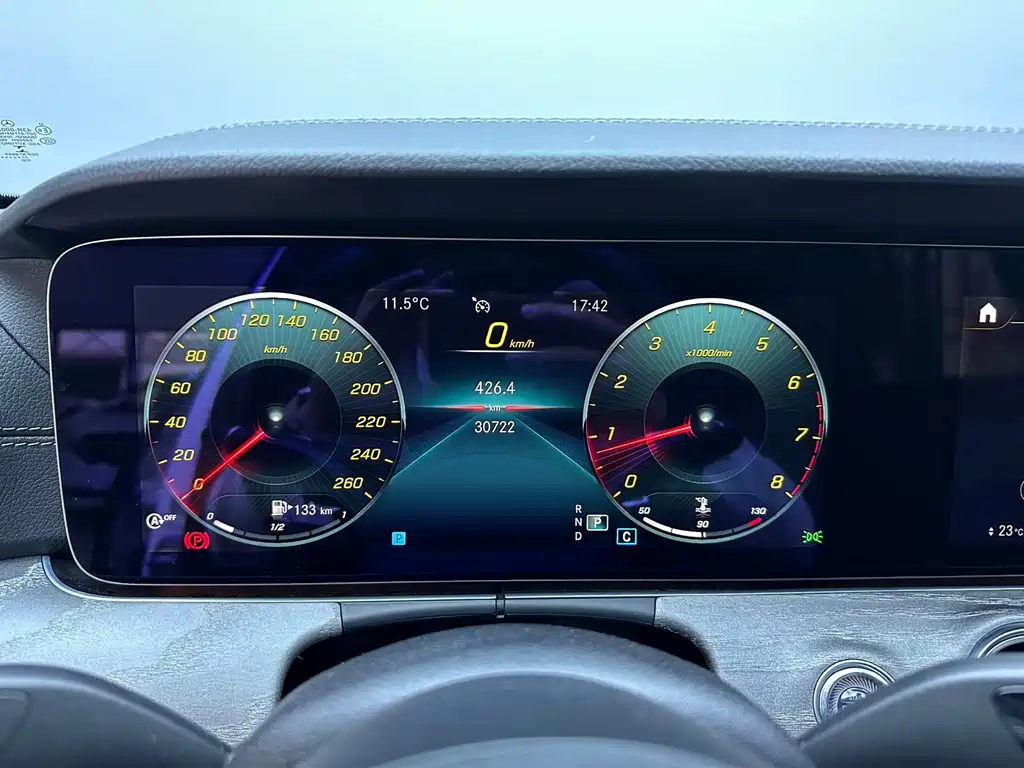 MERCEDES-BENZ E CLASS