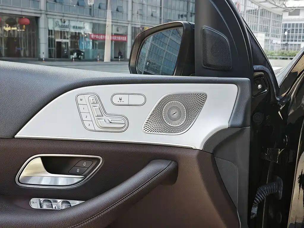 Mercedes-Benz GLE (Import) — миниатюра 11