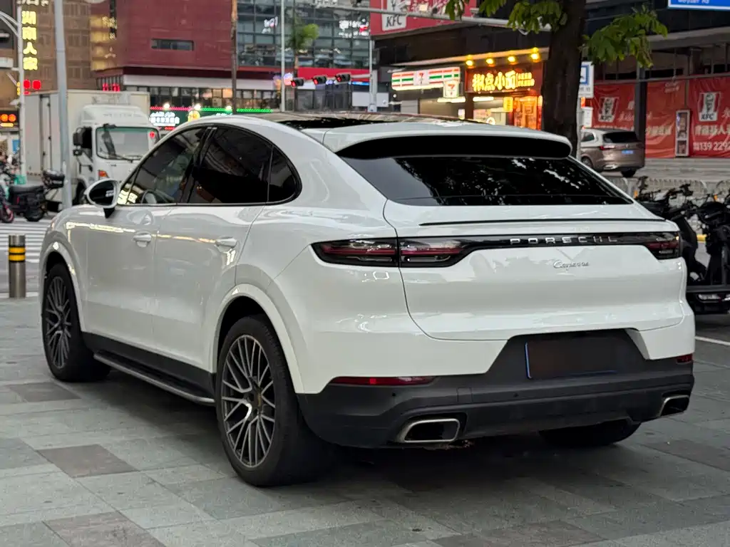 Porsche Cayenne — миниатюра 7