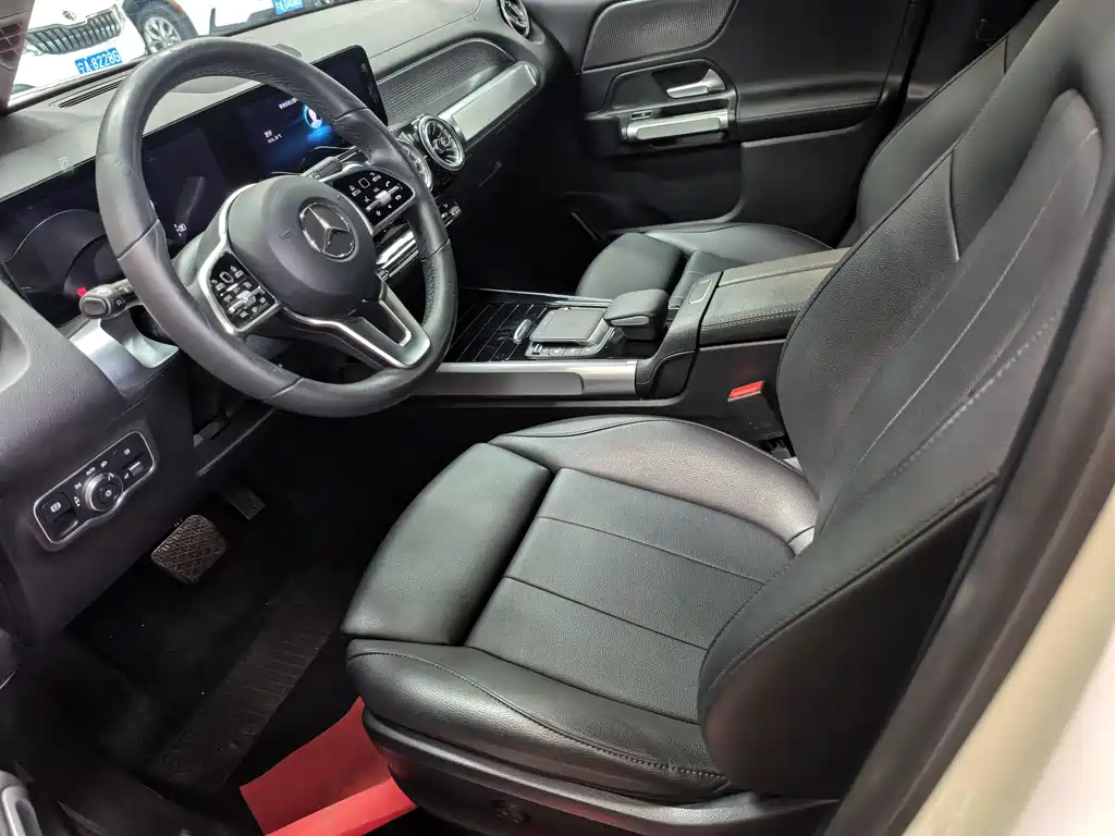 Mercedes-Benz GLB — миниатюра 9