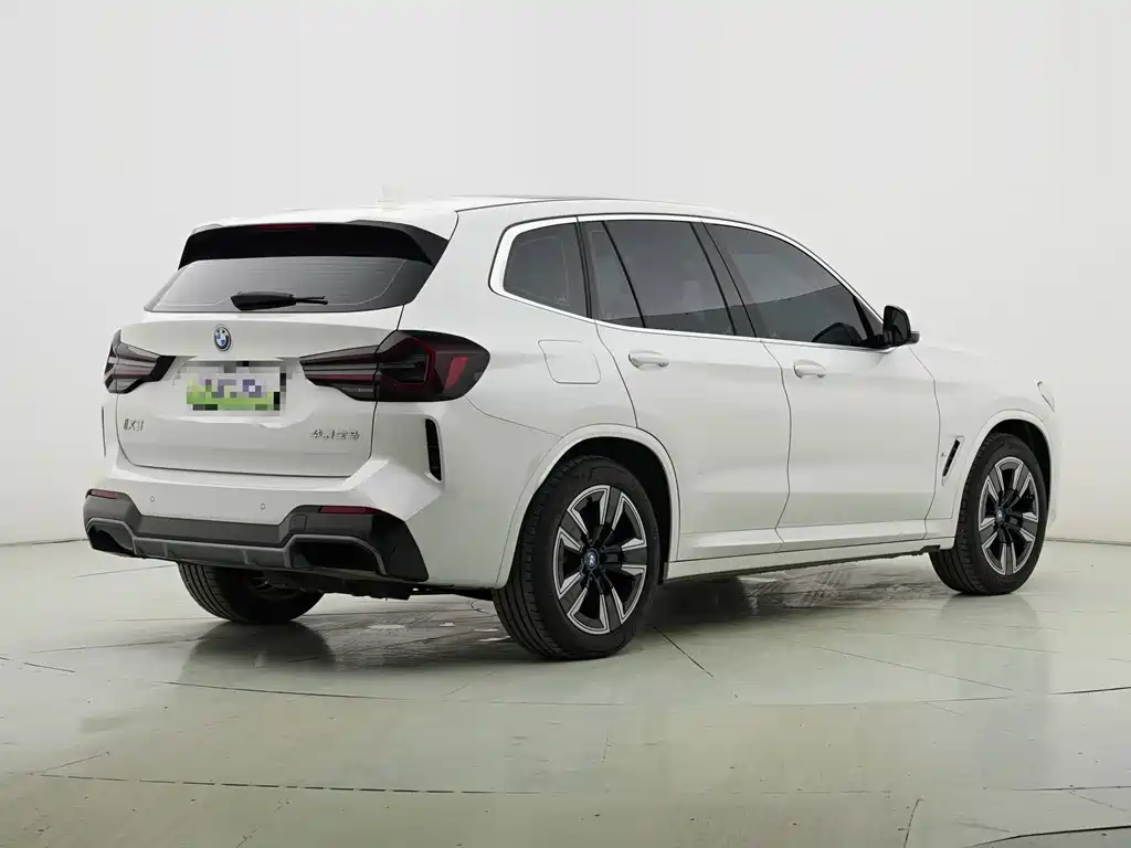 BMW iX3 — миниатюра 12