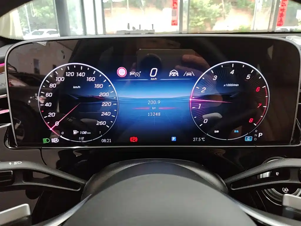 Mercedes-Benz E-Class — миниатюра 12