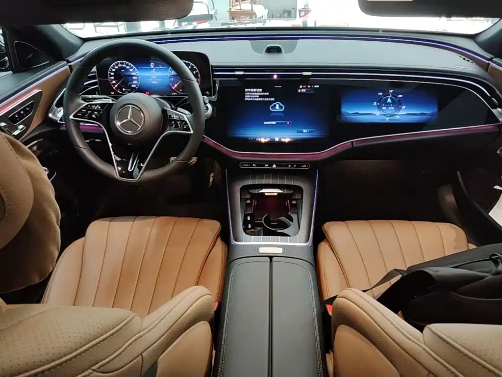 Mercedes-Benz E-Class — миниатюра 10