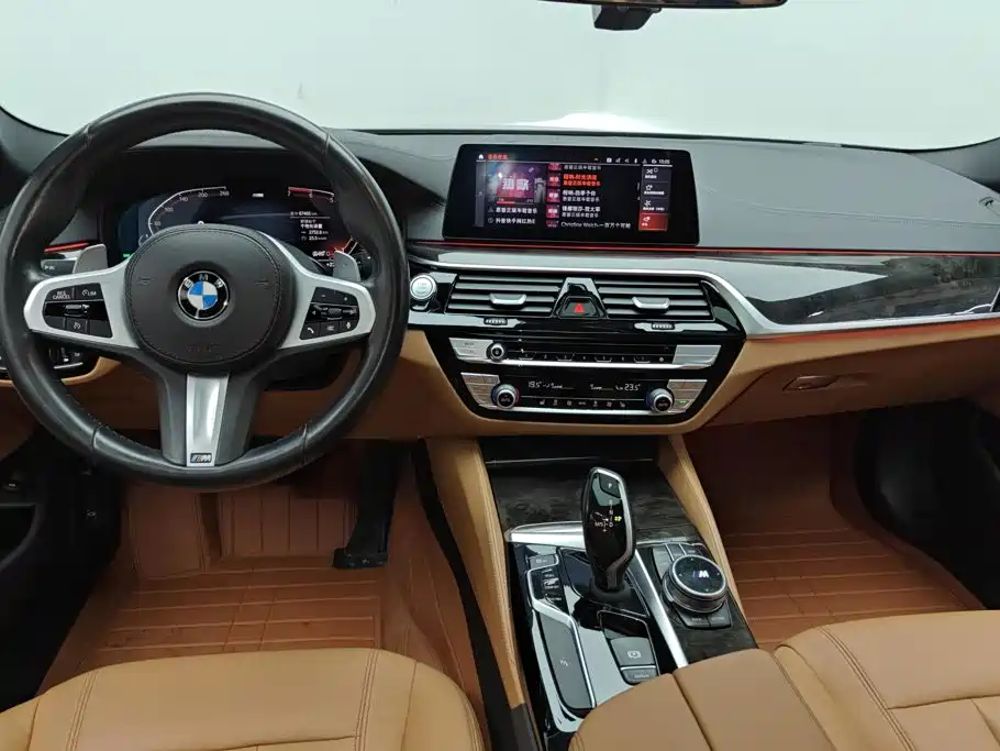 BMW 5 Series — миниатюра 12