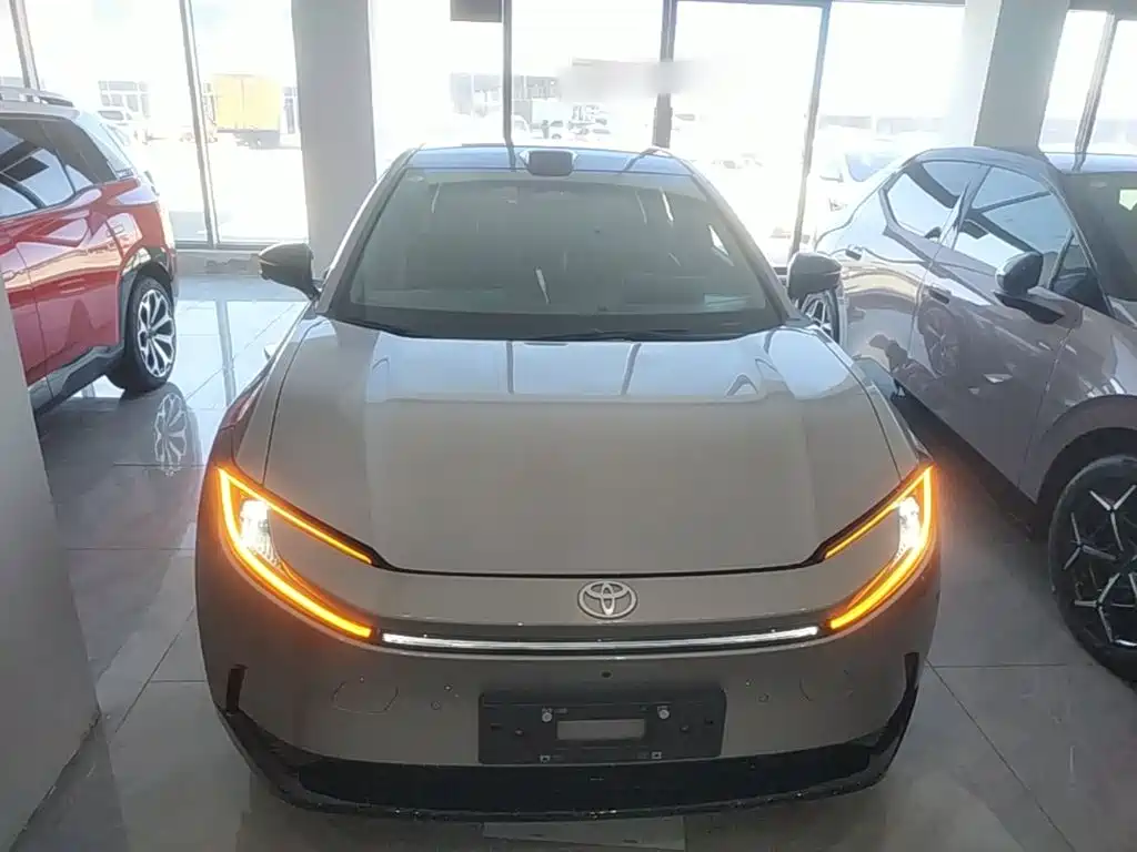 Toyota bZ5 — миниатюра 3