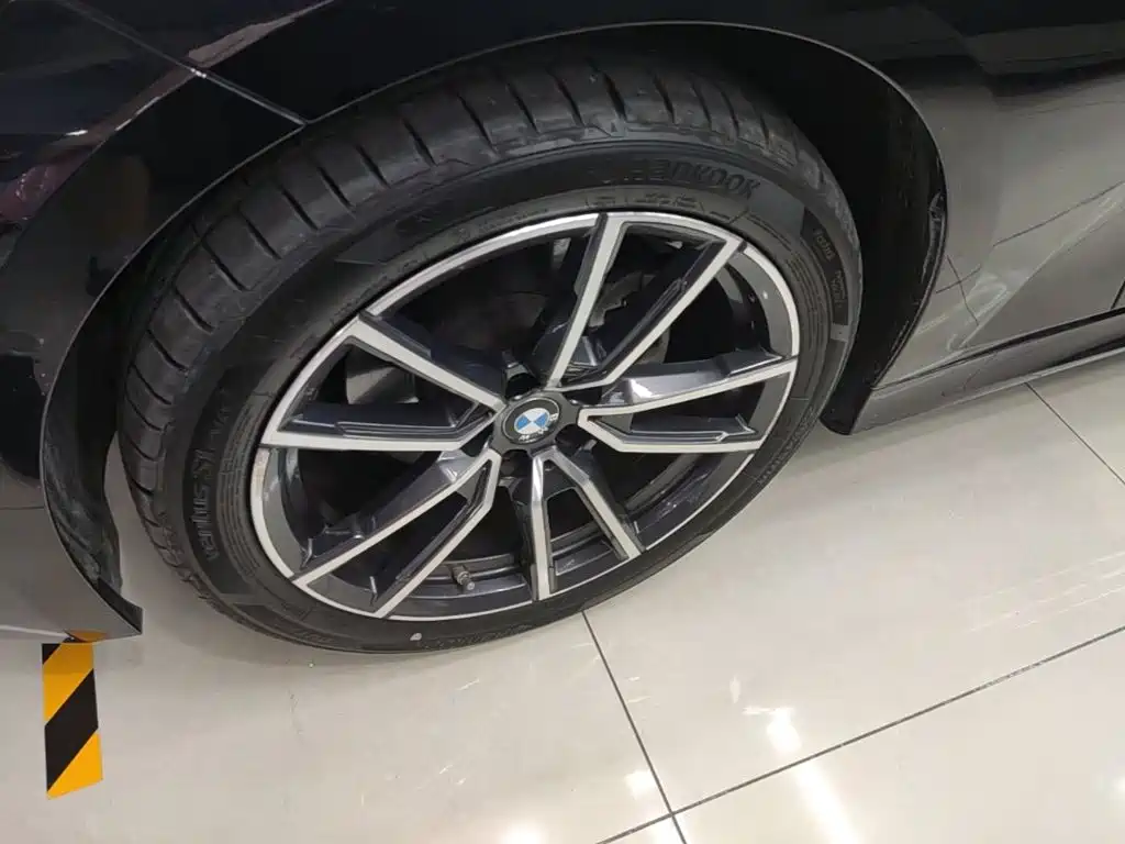 BMW 3 Series — миниатюра 23