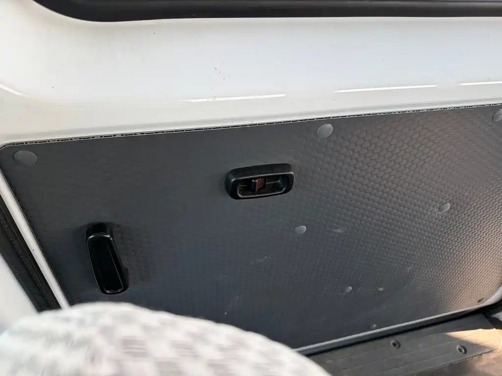 Wuling Yangguang — миниатюра 10