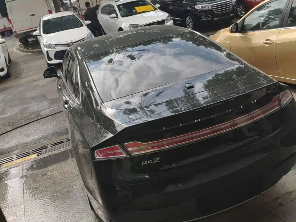 Lincoln MKZ — миниатюра 5