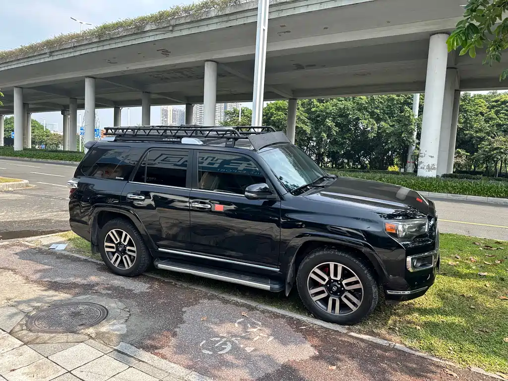 Toyota 4Runner — миниатюра 2