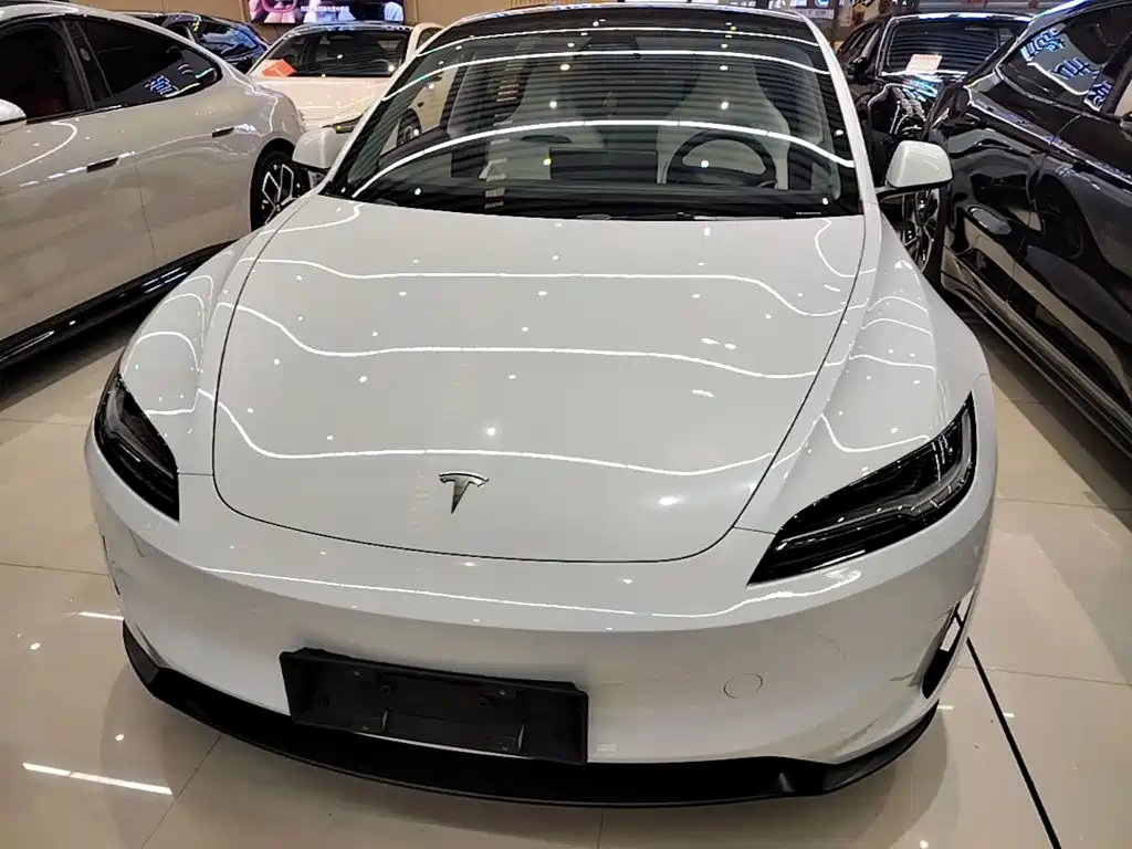 Tesla Model 3 — миниатюра 3