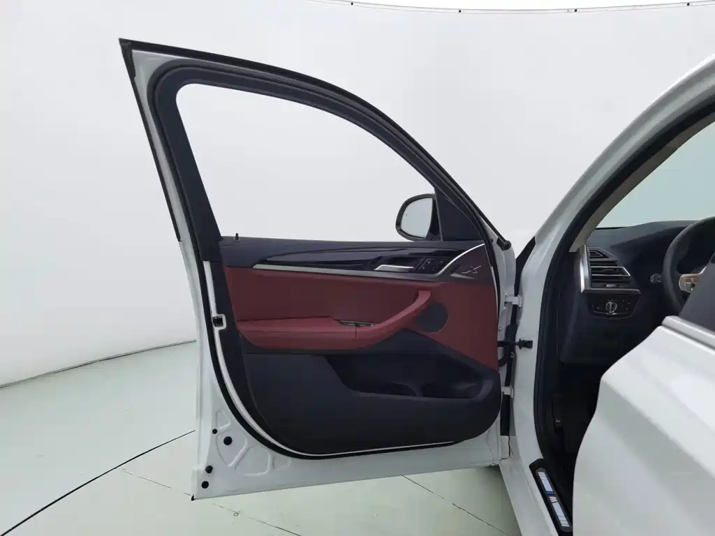 BMW iX3 — миниатюра 11