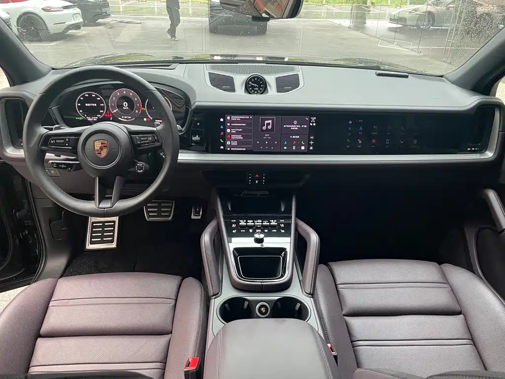 Porsche Cayenne — миниатюра 7