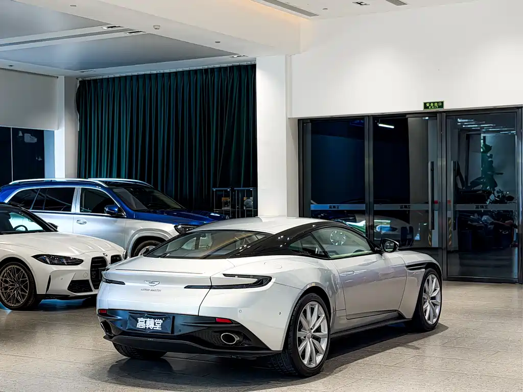 Aston Martin DB11 — миниатюра 4