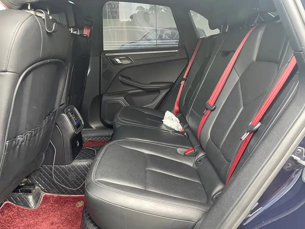 Porsche Macan — миниатюра 9