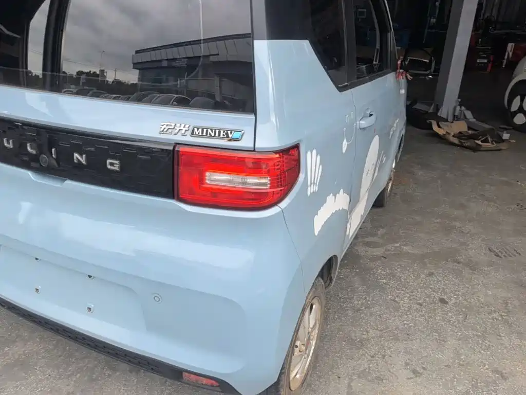 Wuling MINIEV — миниатюра 8
