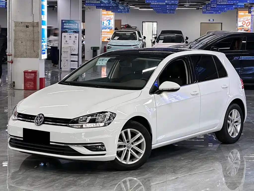 VOLKSWAGEN GOLF