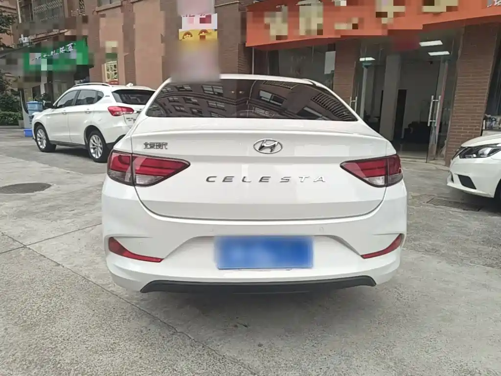 Hyundai Elantra — миниатюра 6