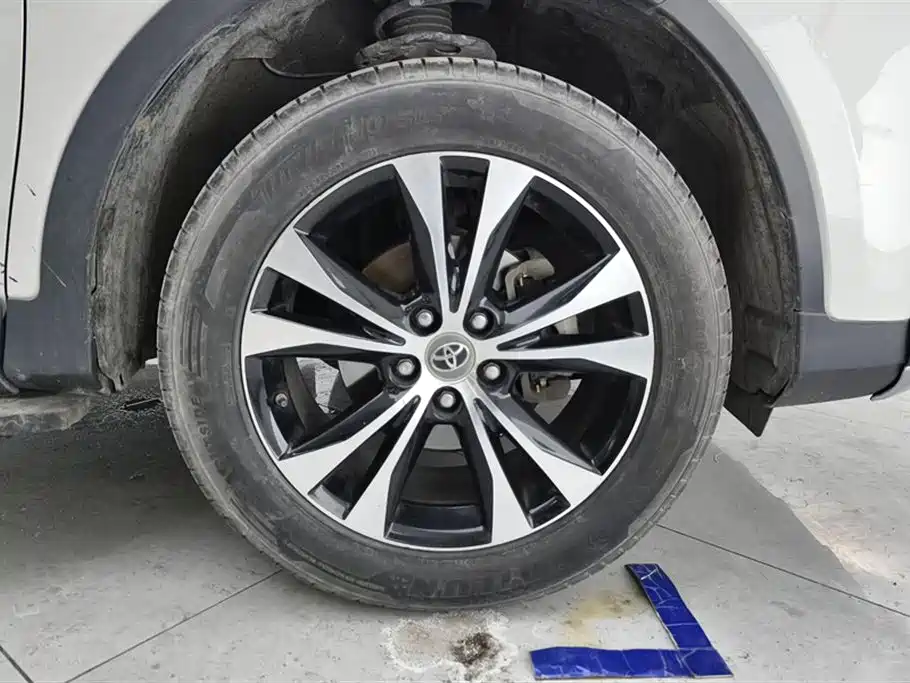 TOYOTA RAV4 RONGFANG