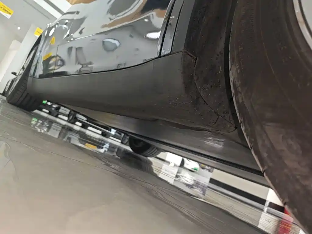 Tesla Model Y — миниатюра 21