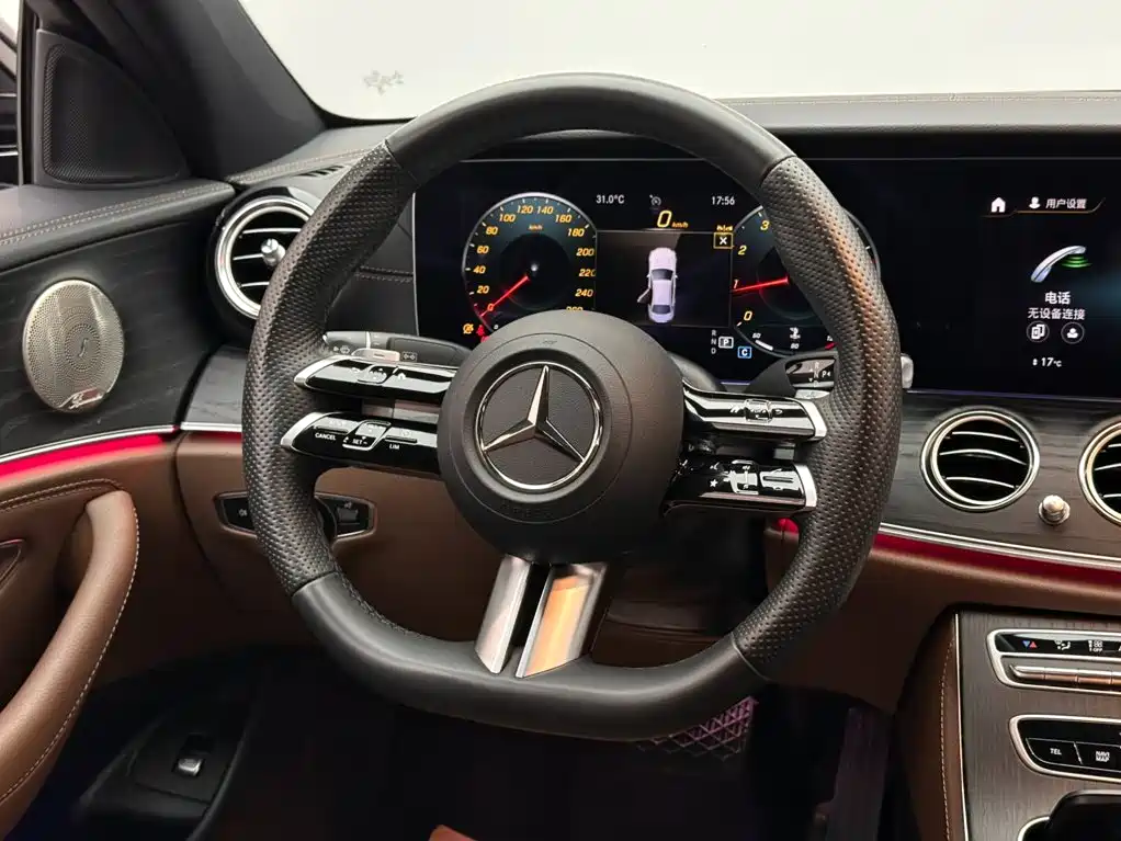 Mercedes-Benz E-Class — миниатюра 12