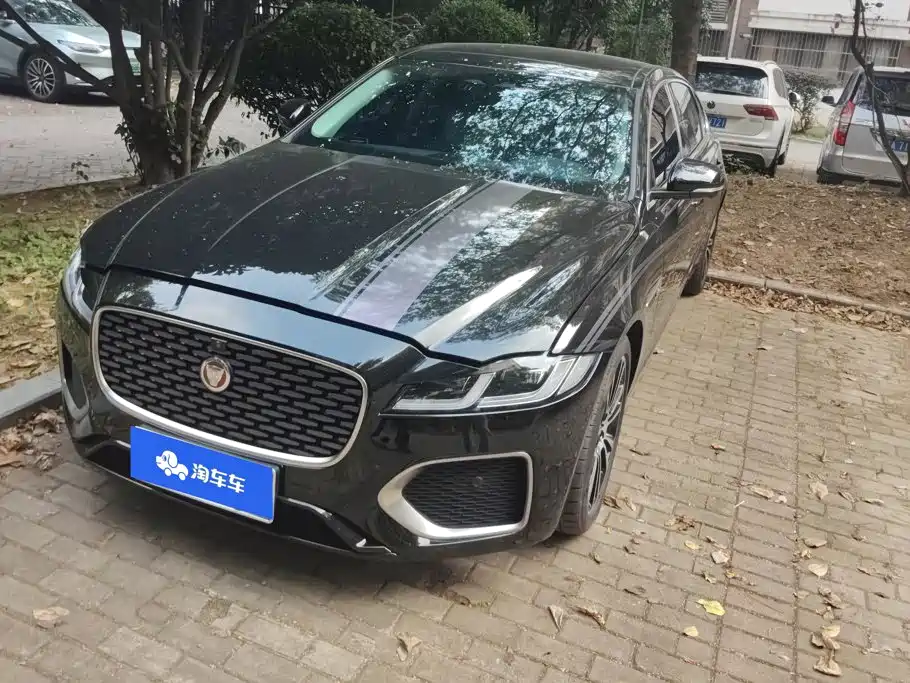 Jaguar XFL