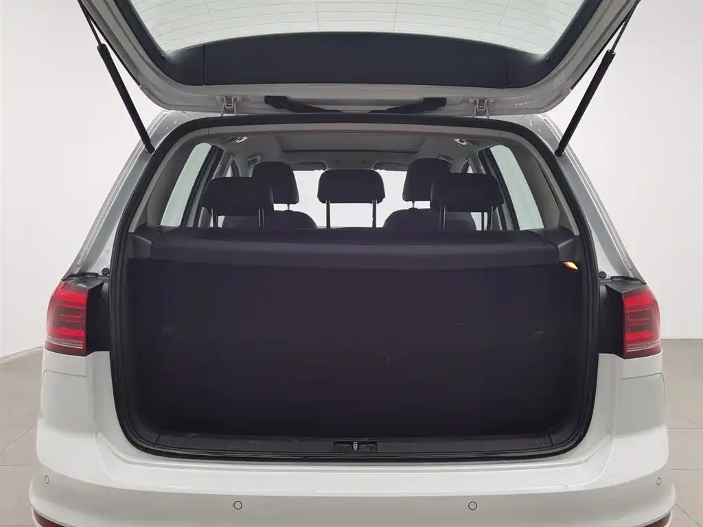 VOLKSWAGEN GOLF*JIAYU