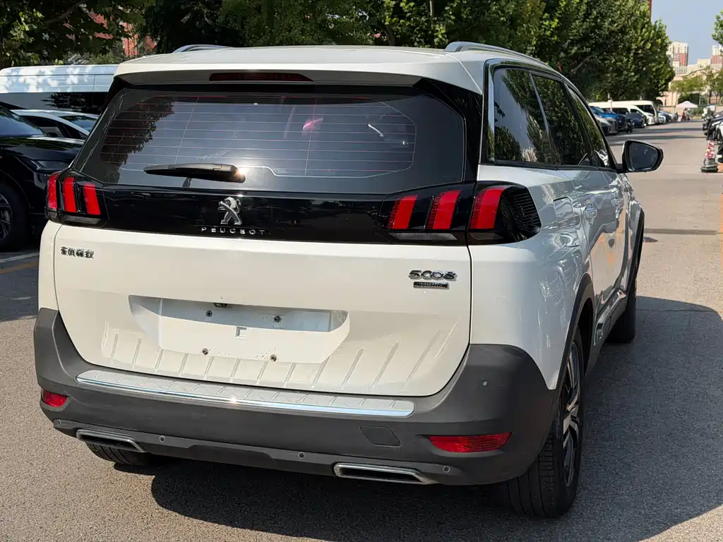 Peugeot 5008 — миниатюра 4