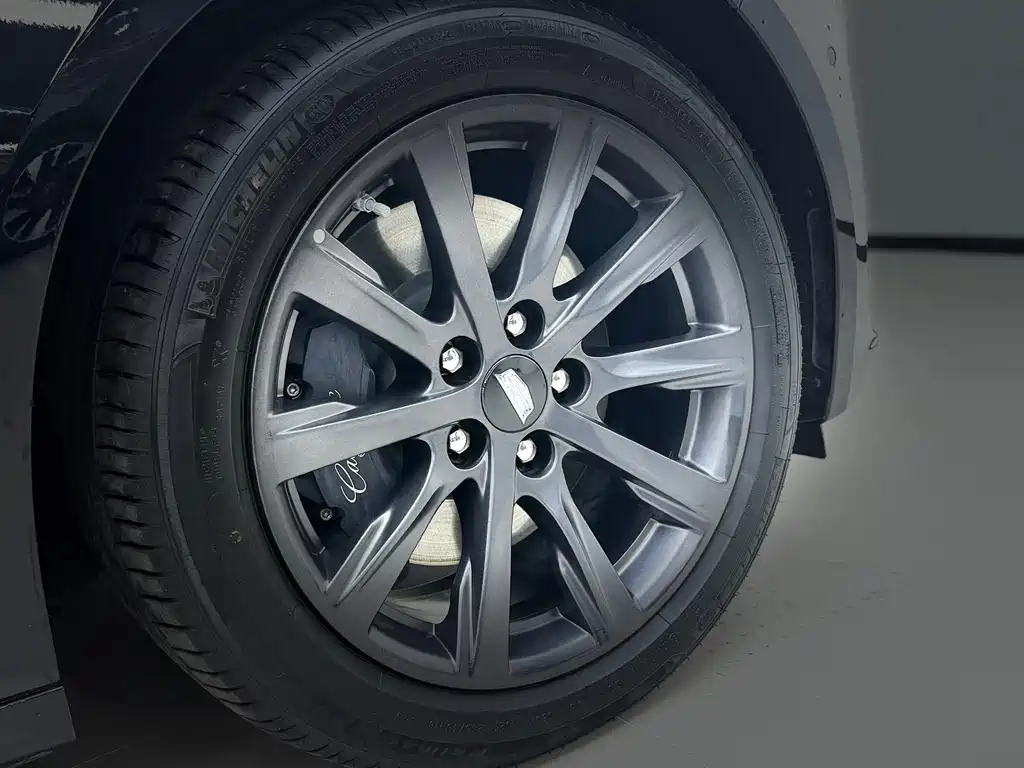 Cadillac CT5 — миниатюра 15