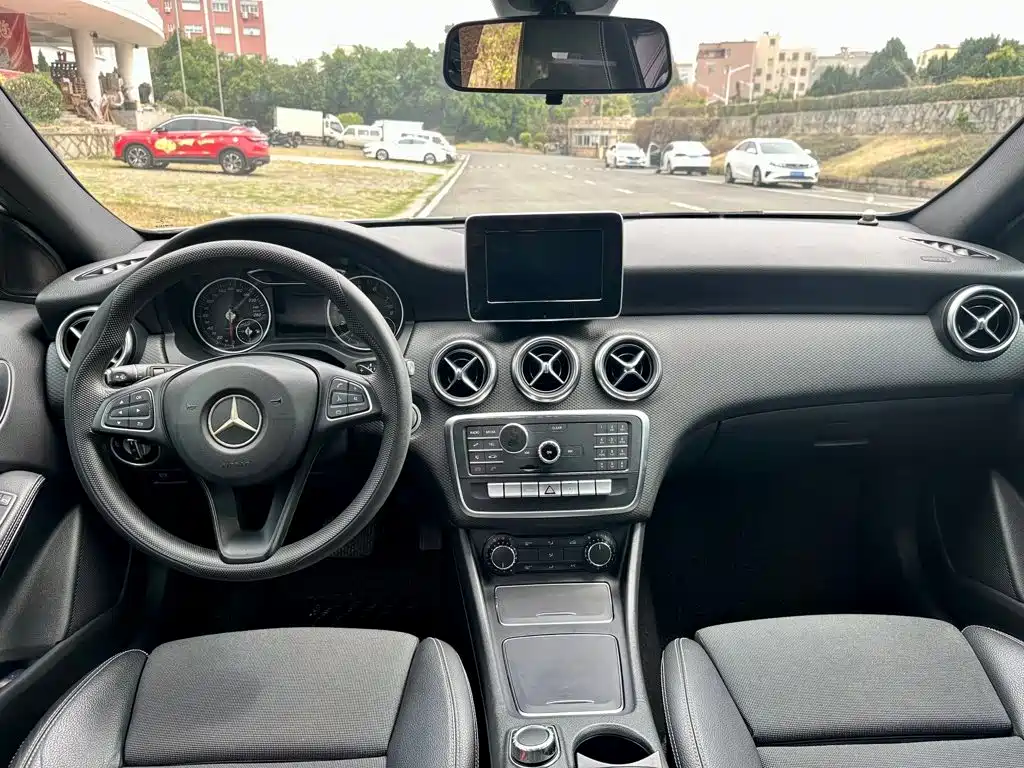Mercedes-Benz A-Class (Import) — миниатюра 8