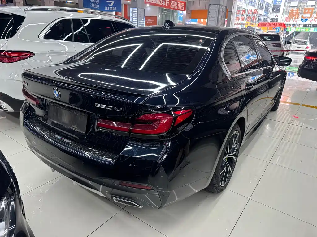 BMW 5 Series — миниатюра 11