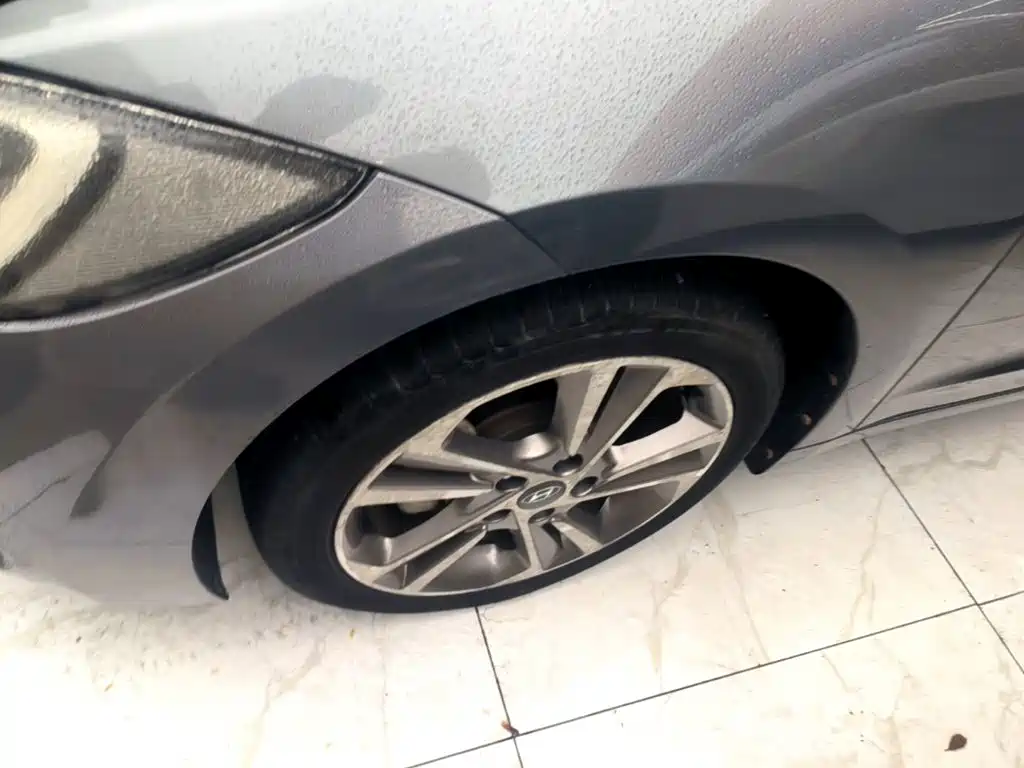 Hyundai Elantra — миниатюра 23