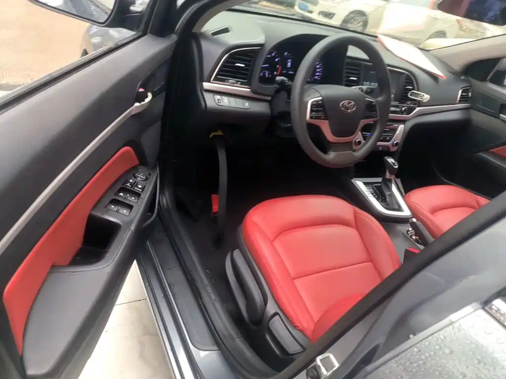 Hyundai Elantra — миниатюра 16