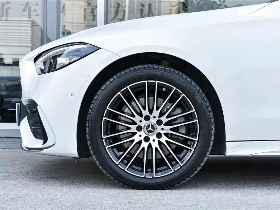 Mercedes-Benz C-Class — миниатюра 16