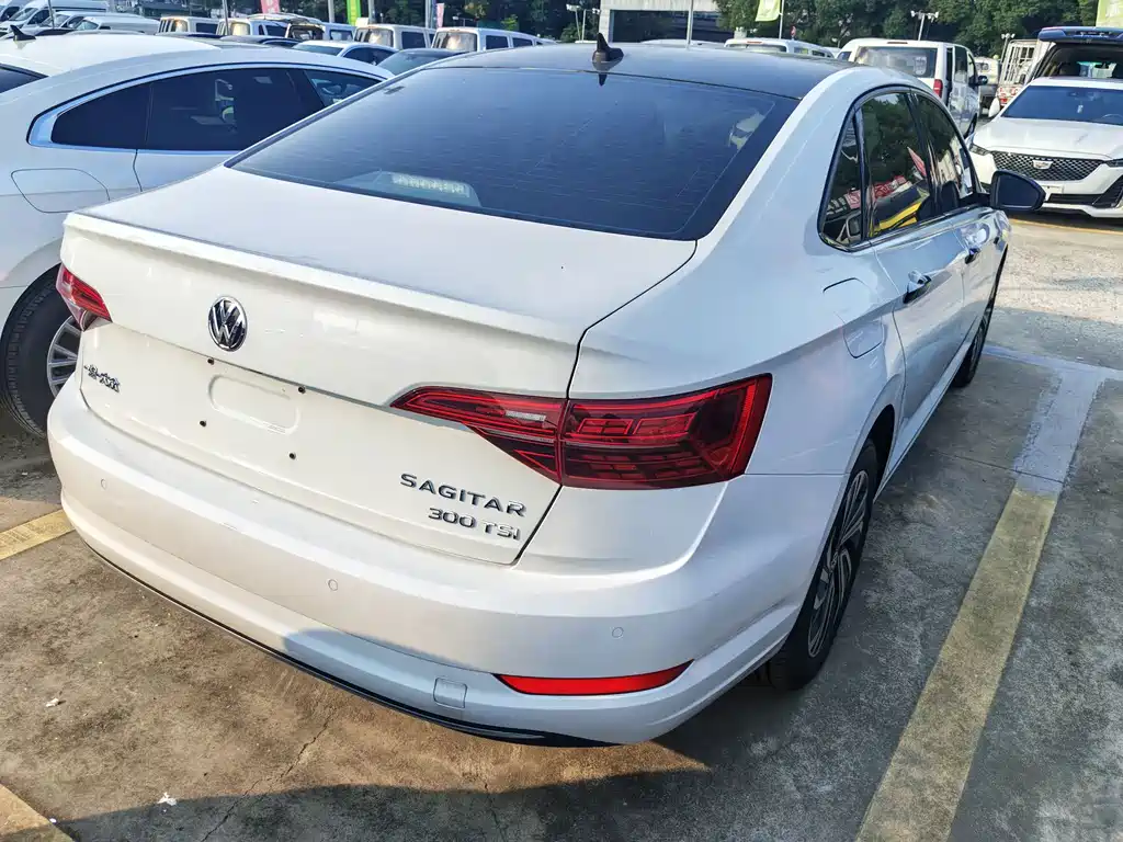 Volkswagen Sagitar — миниатюра 7