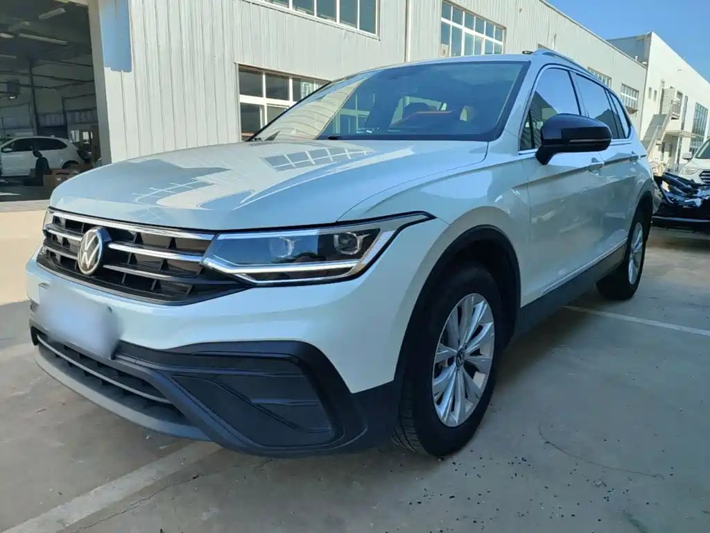 Volkswagen Tiguan L — миниатюра 2
