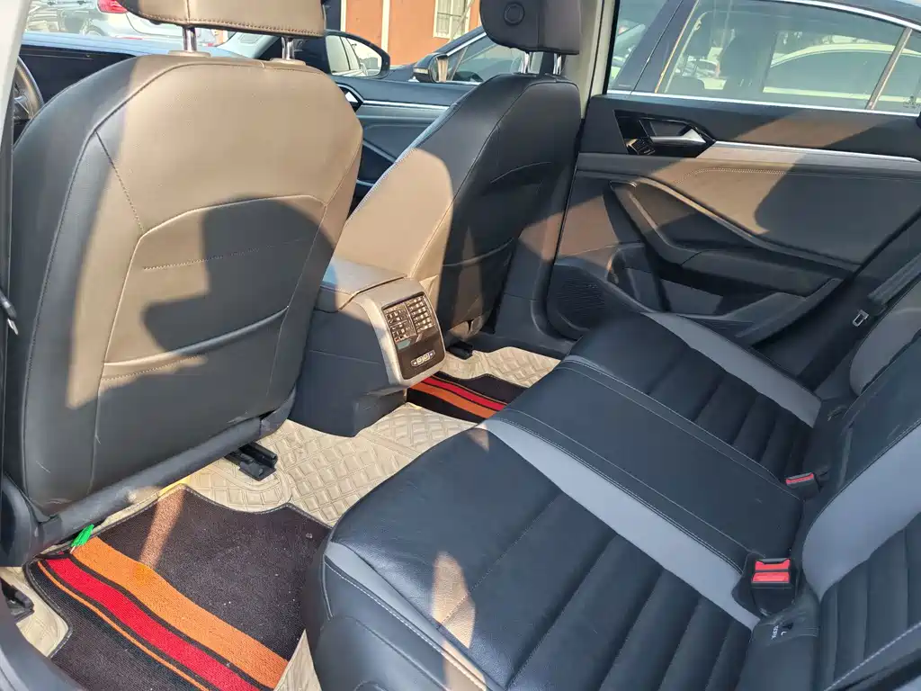 Volkswagen Sagitar — миниатюра 6