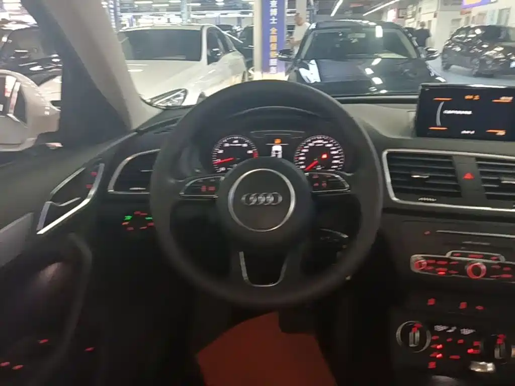 Audi Q3 — миниатюра 11