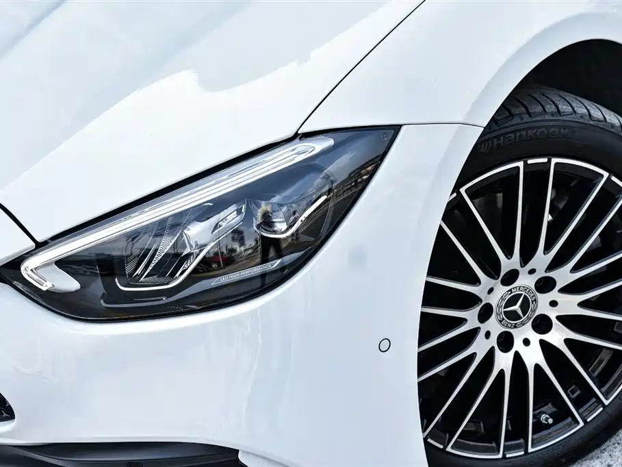 Mercedes-Benz C-Class — миниатюра 15