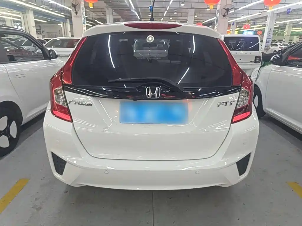 Honda Fit — миниатюра 6