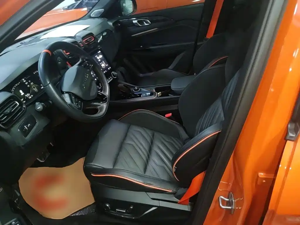 Lynk & Co 02 Hatchback — миниатюра 15