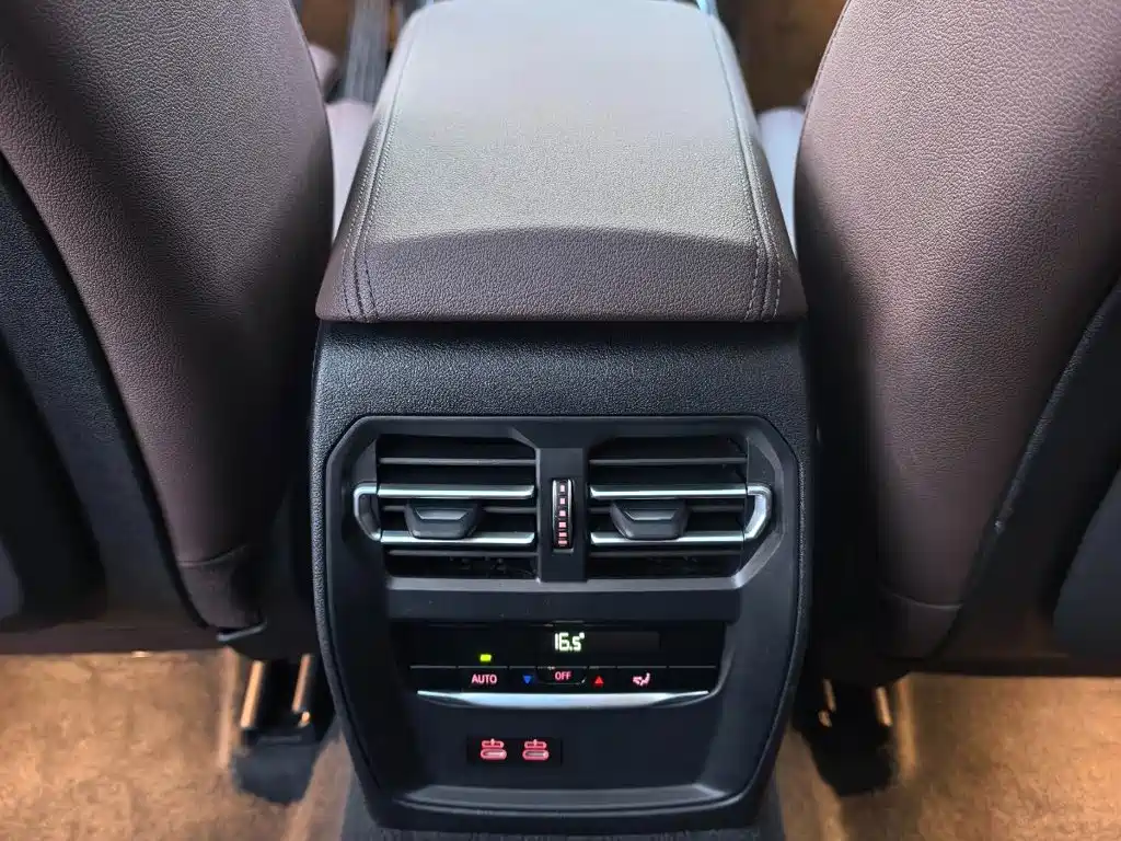 BMW 3 Series — миниатюра 11