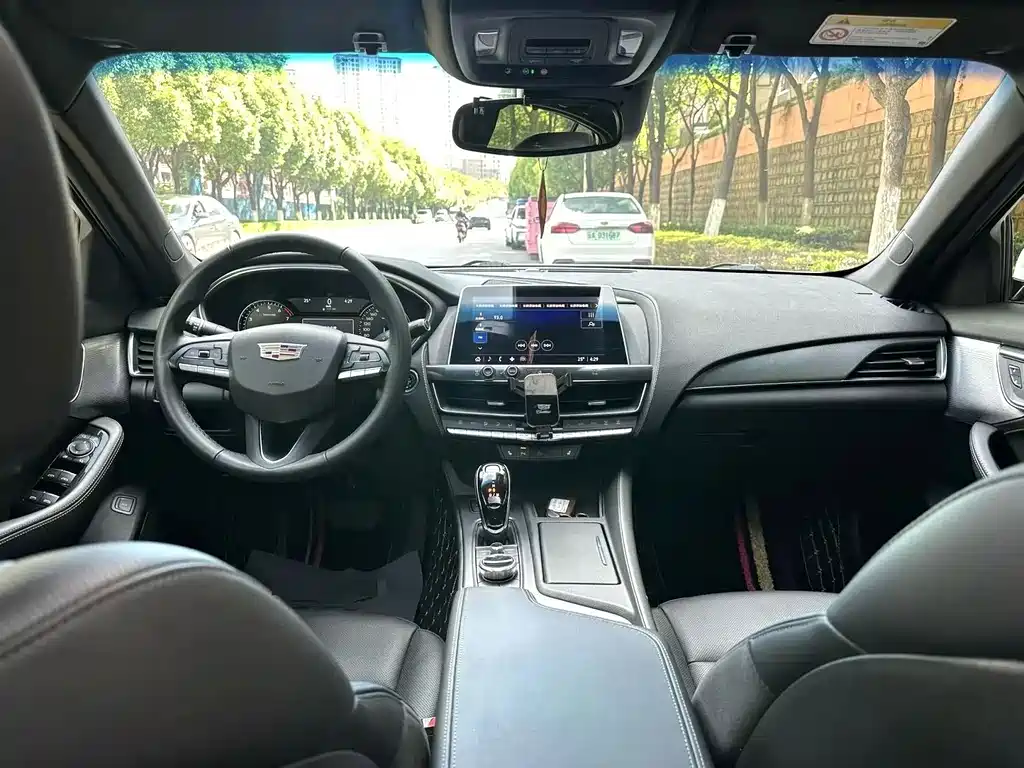 Cadillac CT5 — миниатюра 4