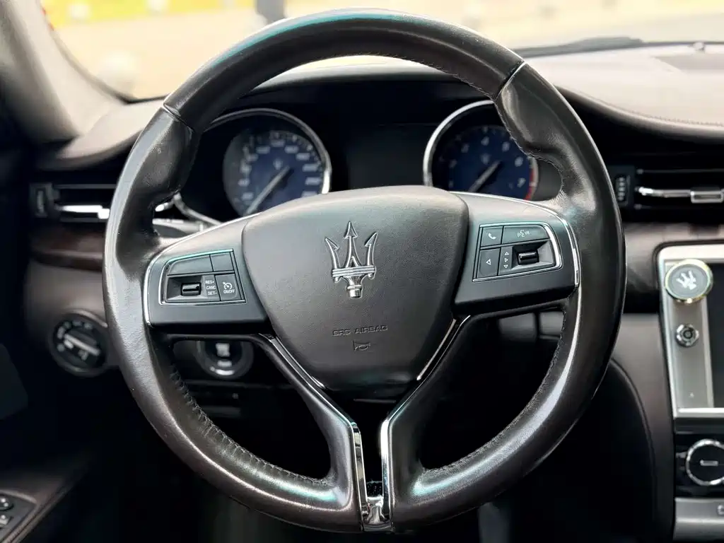 Maserati Quattroporte — миниатюра 15